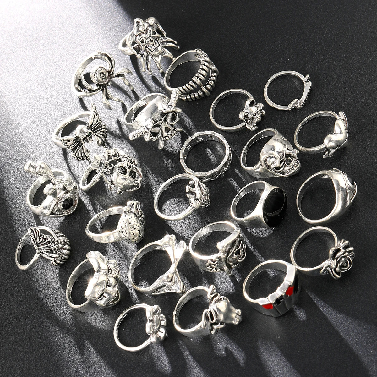 24 Pcs Gothic Skeleton Unisex Ring Set Punk Grunge Butterfly Frog Woman Man Jewelry Hip Hop Party Street Ring Accessories Gift