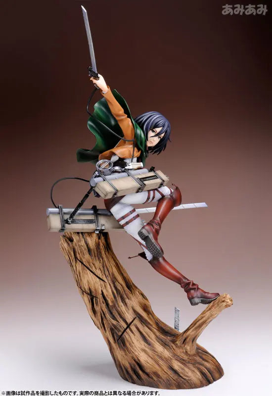 28cm Attack on Titans Levi Ackerman Action Anime Figura Kawai Eren Jaege Mikasa Ackerman The Armored Titan Figure Cute Doll Toys